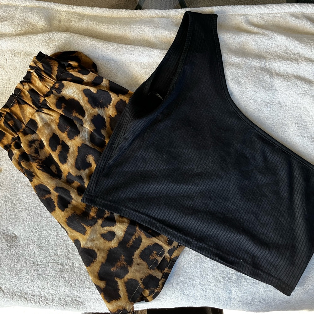 One Shoulder Top & Leopard Print Belted Shorts Set